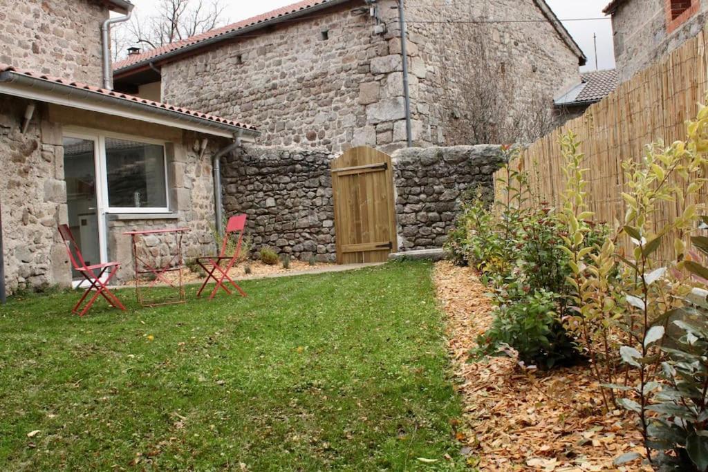 Superbe Appartement Avec Jacuzzi Et Jardin Prive Marlhes ภายนอก รูปภาพ
