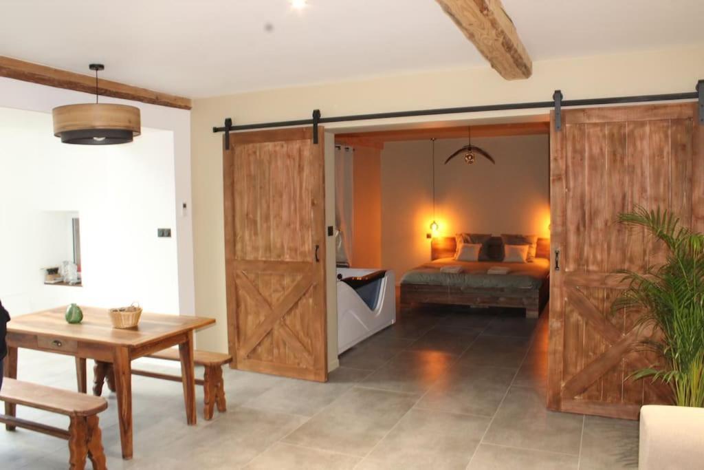 Superbe Appartement Avec Jacuzzi Et Jardin Prive Marlhes ภายนอก รูปภาพ